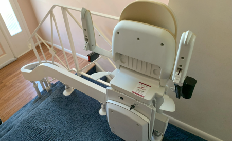 curved stairlift